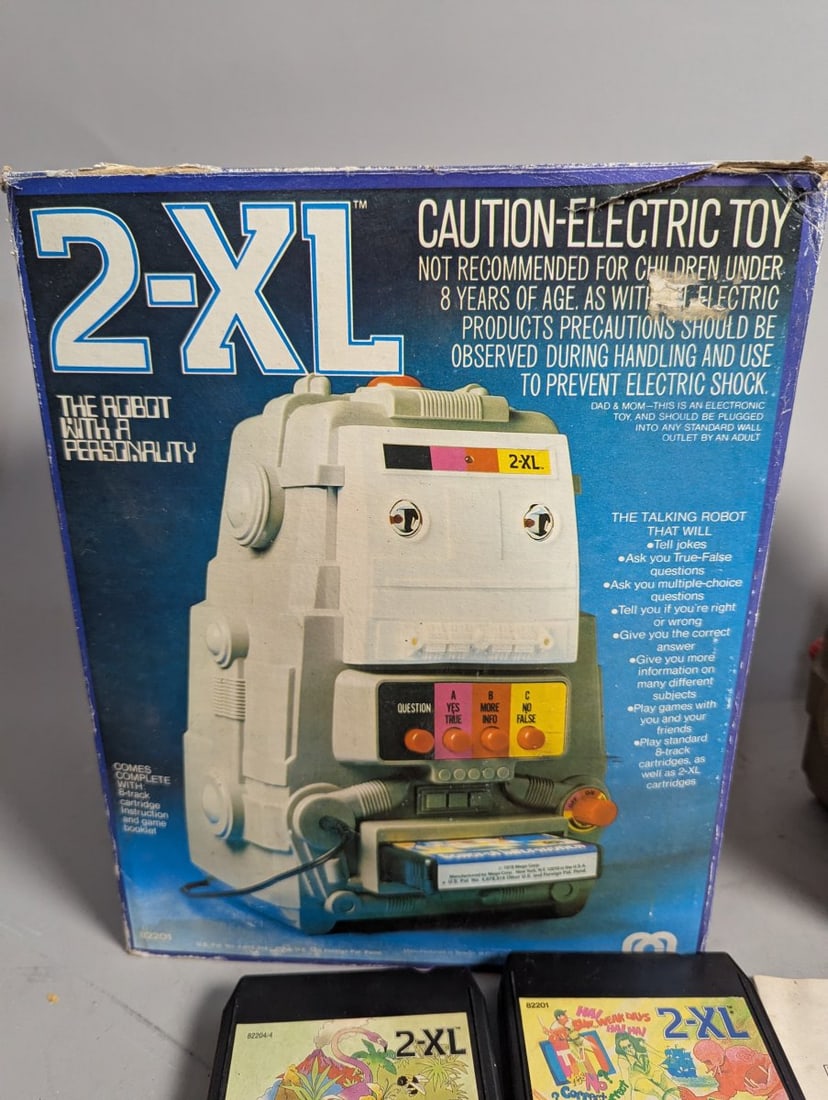 Vintage Mego 2-XL Talking Robot Toy 1978 with Box and Accessories Educational Toy - 7