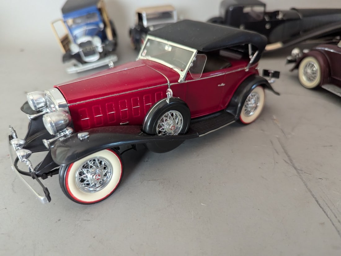 Collection of Vintage Assembled Plastic Model Kits American European Cars Classic Antiques - 3