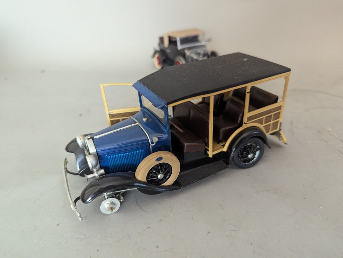 Collection of Vintage Assembled Plastic Model Kits American European Cars Classic Antiques - 9