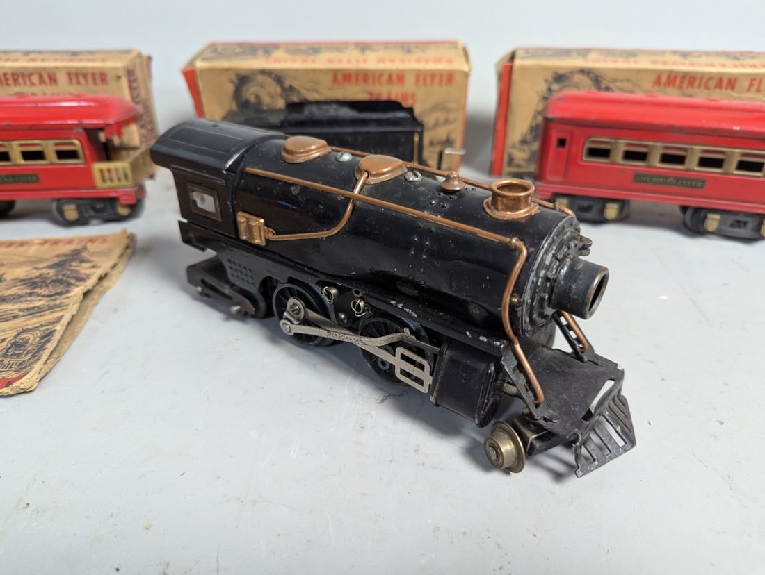 Vintage American Flyer O Gauge Train Set with Locomotive, Tender, and Passenger Cars - 3