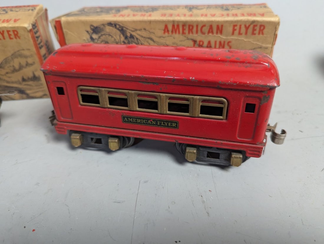 Vintage American Flyer O Gauge Train Set with Locomotive, Tender, and Passenger Cars - 4