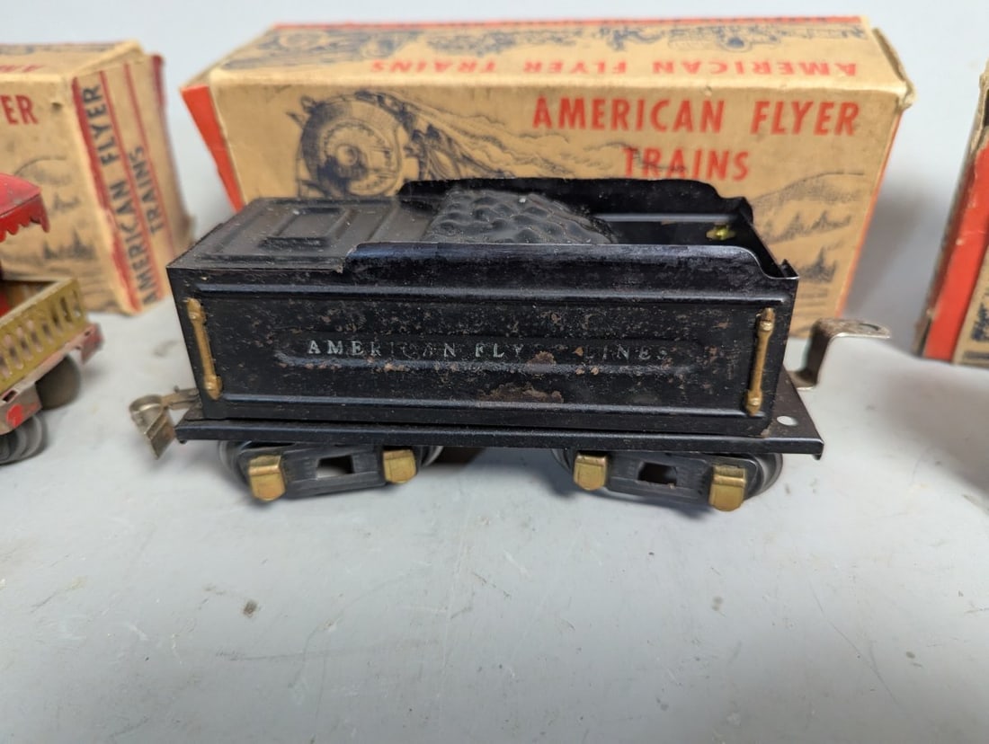 Vintage American Flyer O Gauge Train Set with Locomotive, Tender, and Passenger Cars - 5