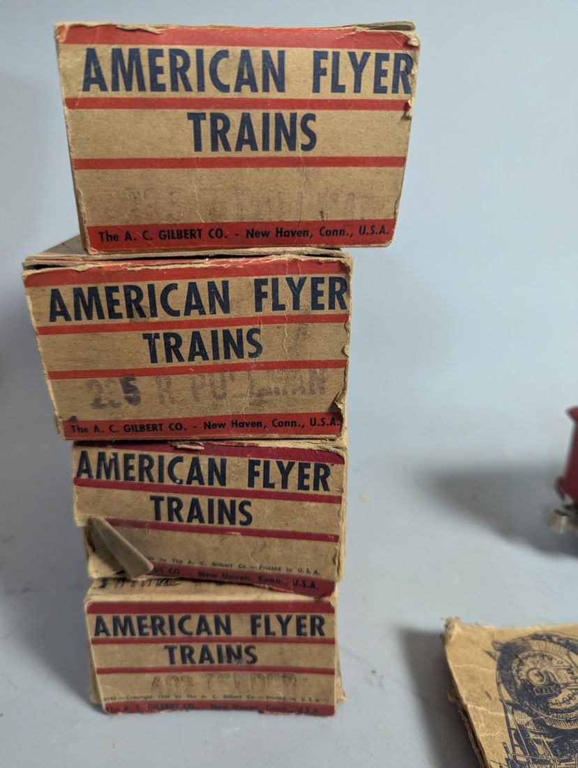 Vintage American Flyer O Gauge Train Set with Locomotive, Tender, and Passenger Cars - 8