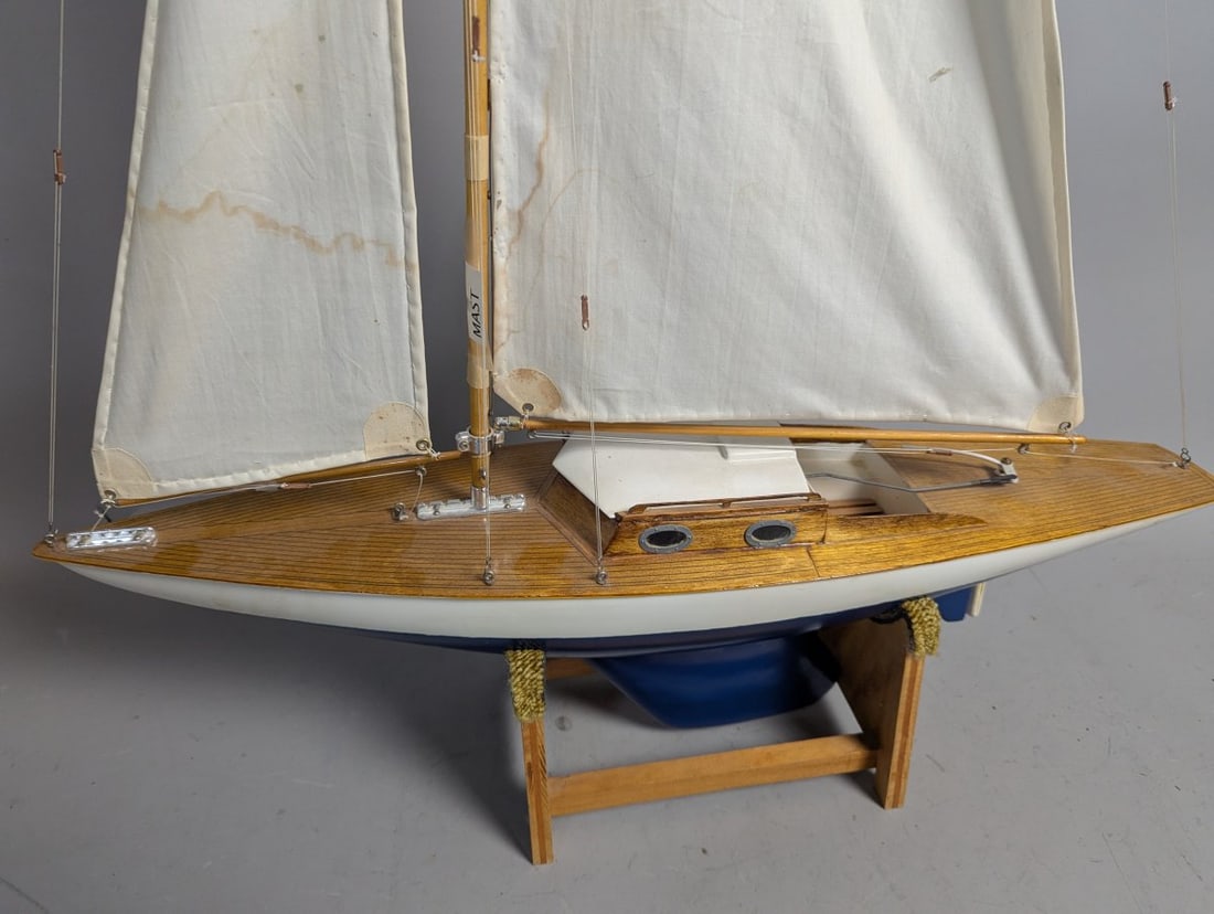 Vintage-Style RC Model Sailboat with Wood Deck Display Stand Collectible - 10