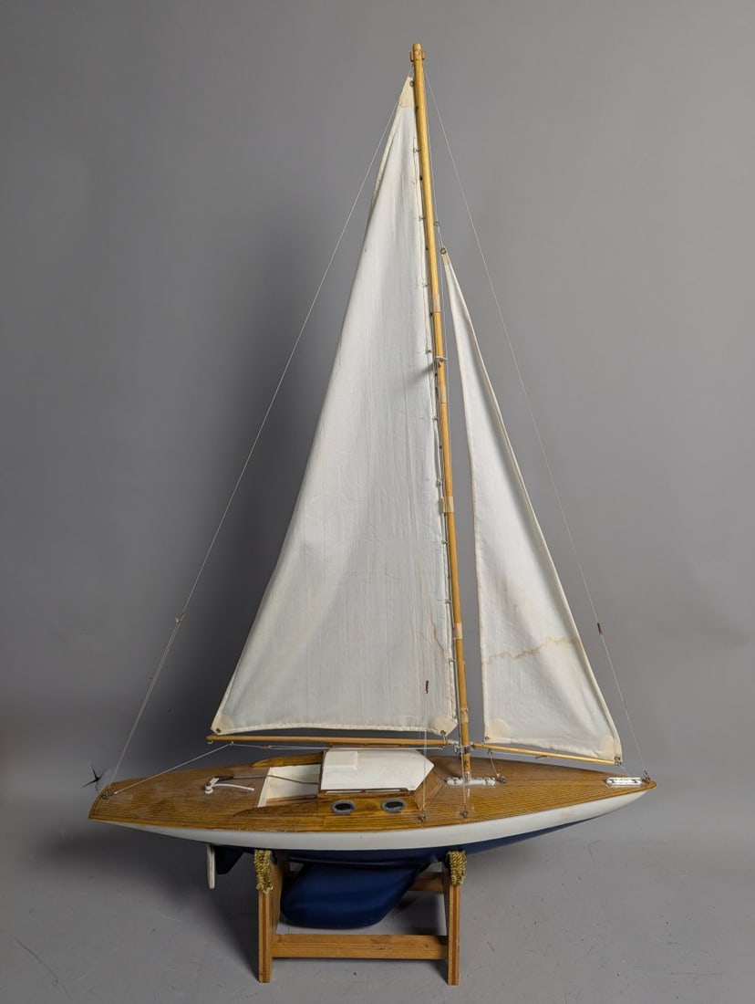 Vintage-Style RC Model Sailboat with Wood Deck Display Stand Collectible (1 of 12)