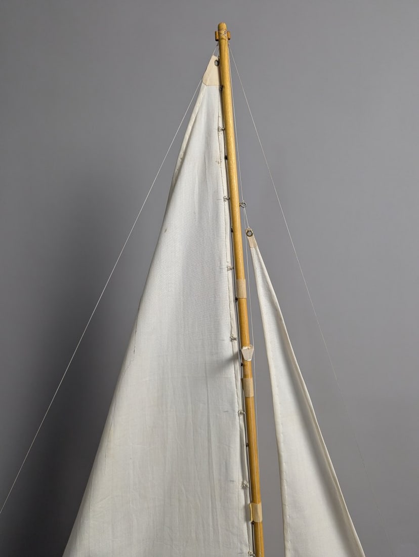 Vintage-Style RC Model Sailboat with Wood Deck Display Stand Collectible - 2