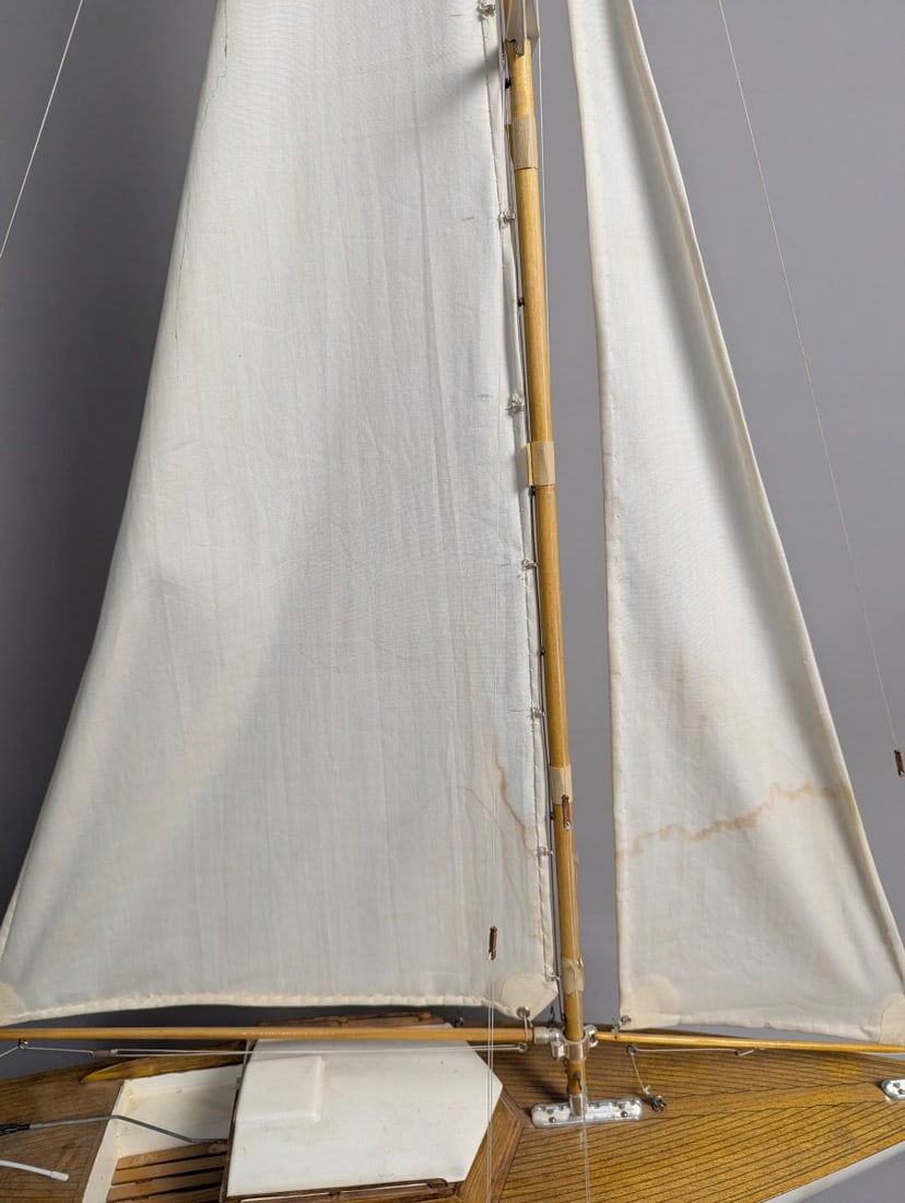 Vintage-Style RC Model Sailboat with Wood Deck Display Stand Collectible - 3