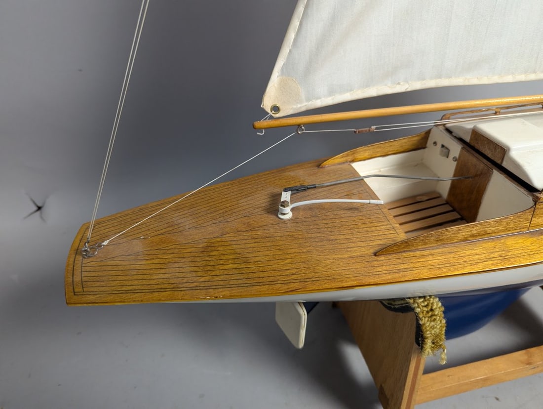 Vintage-Style RC Model Sailboat with Wood Deck Display Stand Collectible - 6