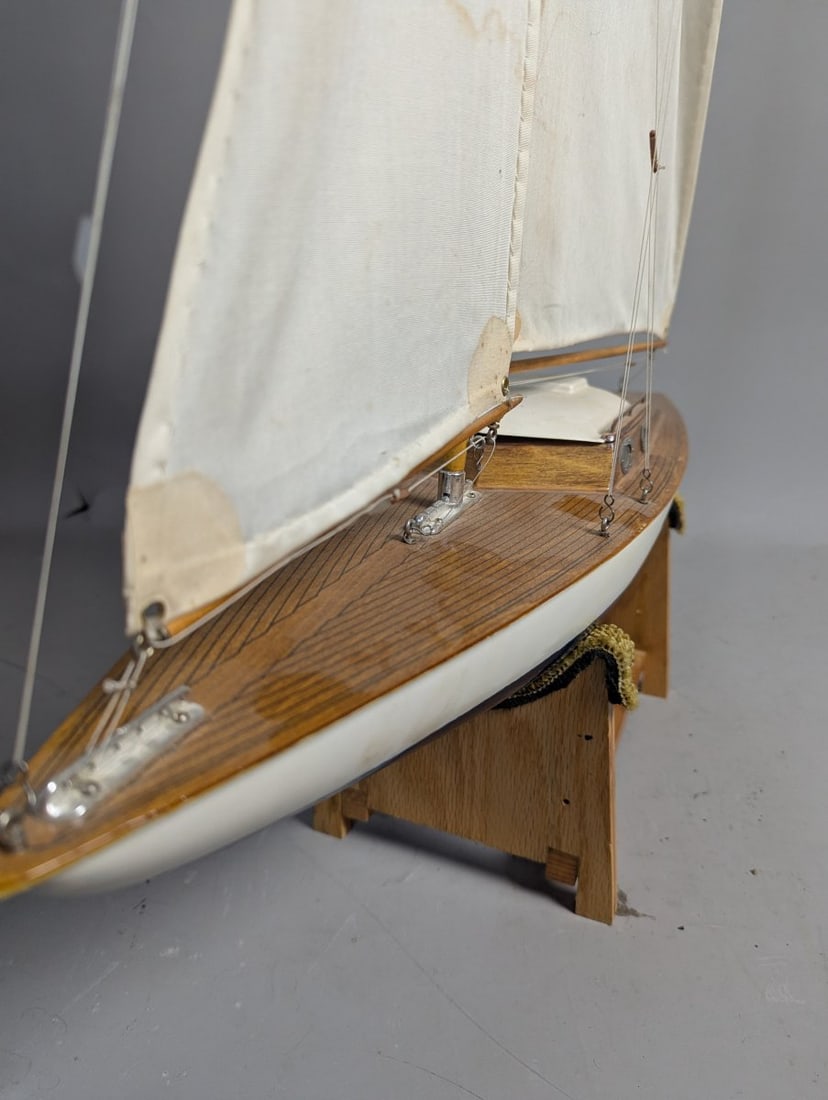 Vintage-Style RC Model Sailboat with Wood Deck Display Stand Collectible - 9