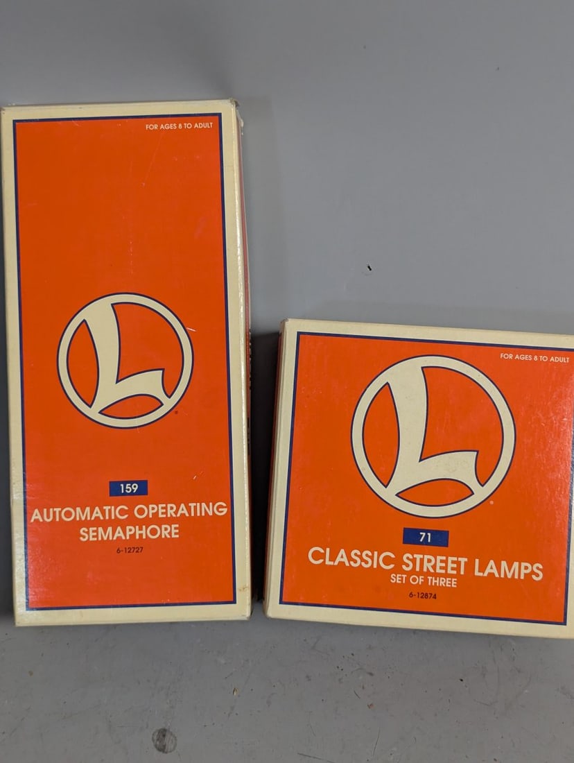Lionel Model Train Accessories Semaphore and Classic Street Lamps Collectible Set (1 of 3)