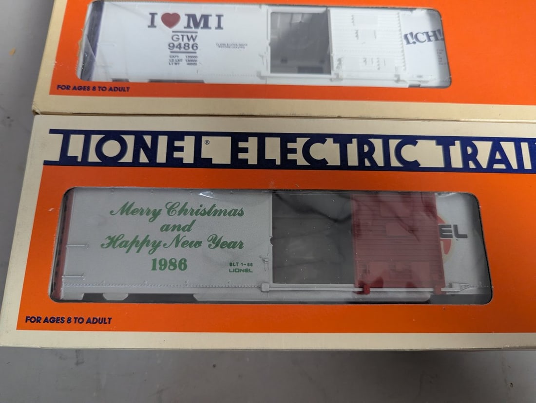 Lionel O-Gauge Model Train Boxcars Collection - Christmas & State Editions - 2