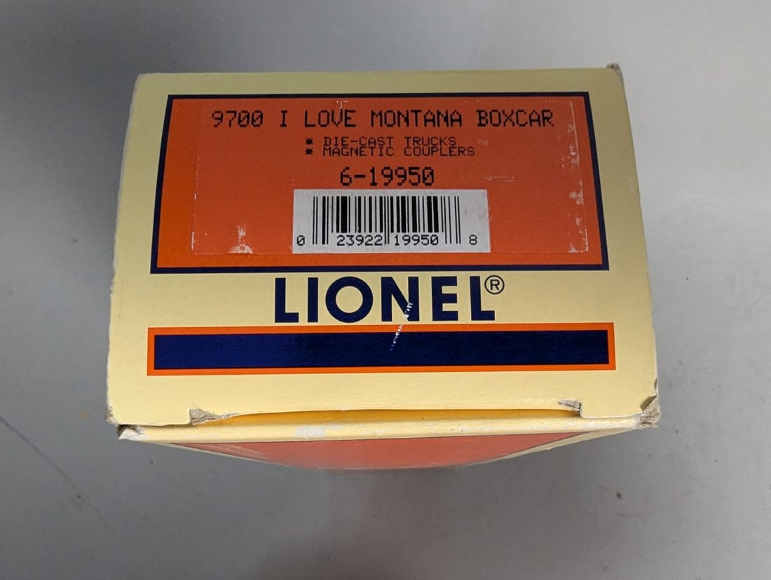 Lionel O-Gauge Model Train Boxcars Collection - Christmas & State Editions - 7