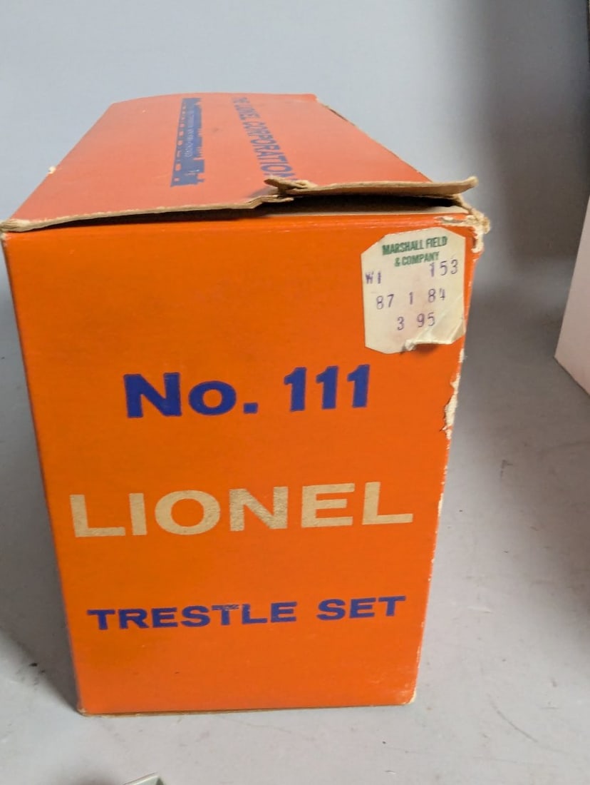 Lionel Model Train Trestle Sets Postwar No. 111 and No. 110 Excellent Condition - 3