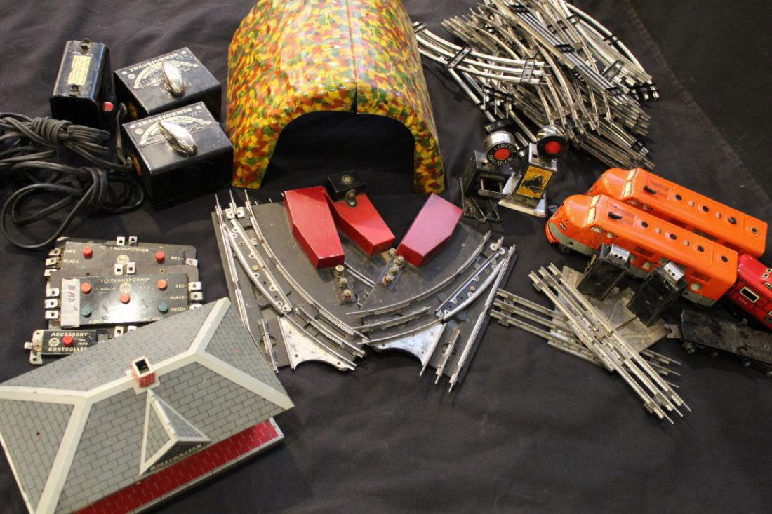 Vintage Marx Train Set Items (1 of 9)