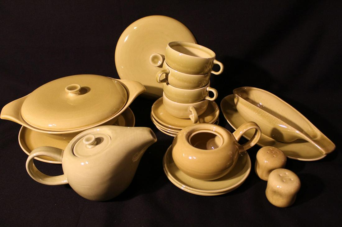 Russel Wright American Modern Chartreuse: Includes 1 gravy boat with liner (crazing), salt & pepper shakers (crazing), 1 small teapot, 1 lidded serving bowl, 1 serving bowl lid, 1 sugar bowl, 1 dinner plate, 2 bread plates, 5 cups, 4 saucers.