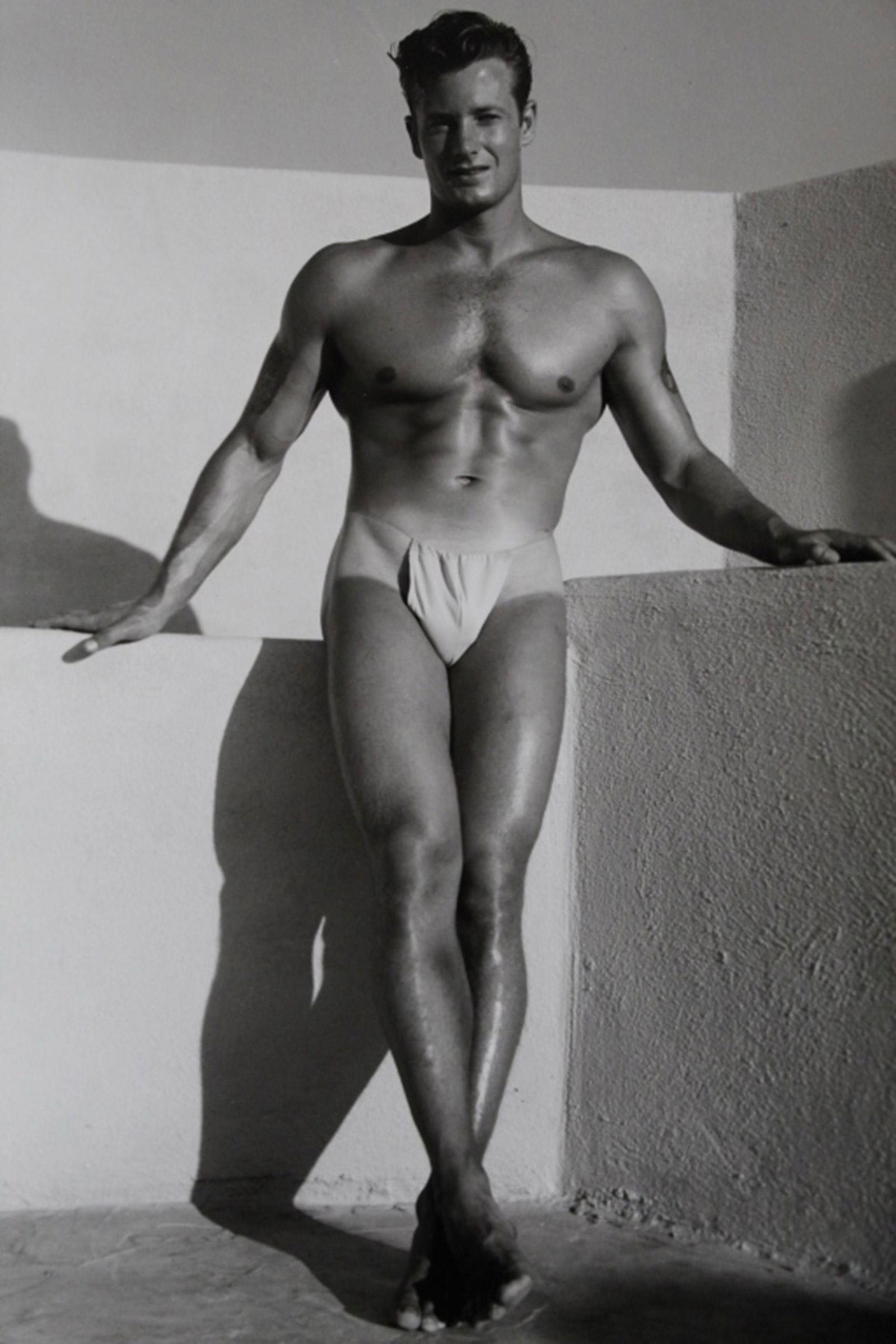 Vintage Bob Mizer AMG Male Nude Photograph: Excellent sharp clear image on double weight smooth satin paper. Excellent condition. 8" x 10"