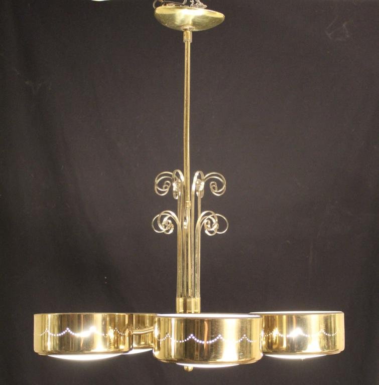 Gerald Thurston Lightolier Chandelier: Excellent all original condition with good surface condition and original glass shade diffusers. Wired and working. 25" L x 20" dia. approx.