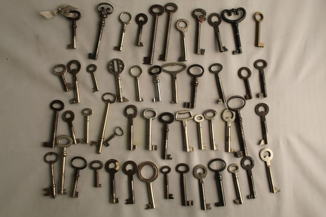 Collection of Antique Skeleton Keys (1 of 5)
