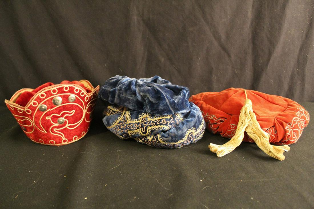 Mixed Group Velvet Odd Fellows Ceremonial Caps (1 of 5)