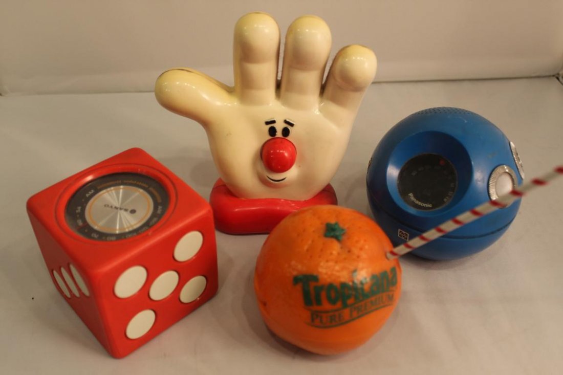 4 Vintage Novelty Radios (1 of 3)