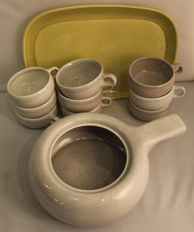 Russel Wright American Modern Dinnerware: Various vintage American Modern pattern pieces designed by Russel Wright for Steubenville China. Includes 13.75" x 9" platter/ tray, casserole dish without lid, and 9 cups. Excellent condition.