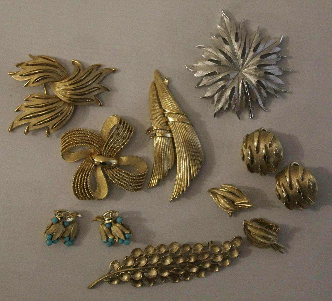 Collection Vintage Trifari Costume Jewelry Jul 12, 2020 District