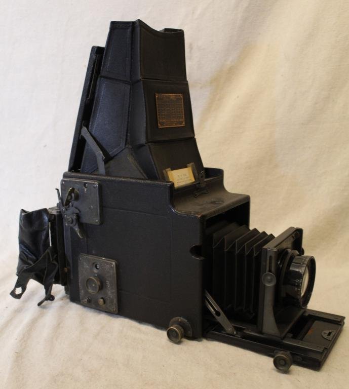 Rotating Back Graflex/ Eastman Kodak Camera: Rotating back (R.B.) Graflex/Eastman Kodak camera with May 6, 1913 patent date and in original case. In good condition with separation of case top; not able to verify working condition. Dimension box