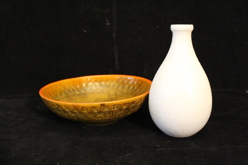 Mid Century Bitossi Raymor Pottery Bowl & Vase: (1) Ceramic pottery bowl by Alvino Bagni with impressed square decorated exterior. 2.75" H x 9.25" dia. approx. (2) White textured glaze. Original Raymor labe. 7.75" H. Both excellent condition.