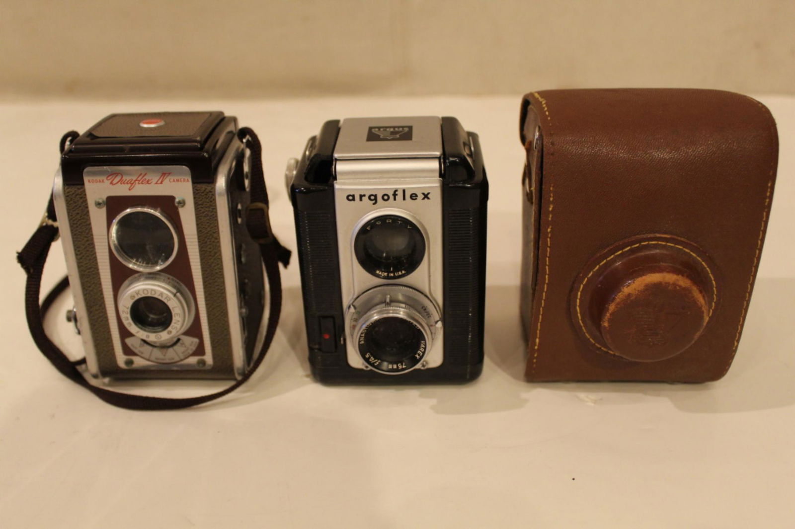 Vintage Kodak & Argoflex Box Cameras (1 of 6)