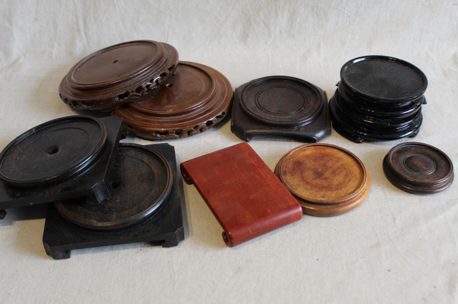 Group Vintage Chinese Display Stands (1 of 4)