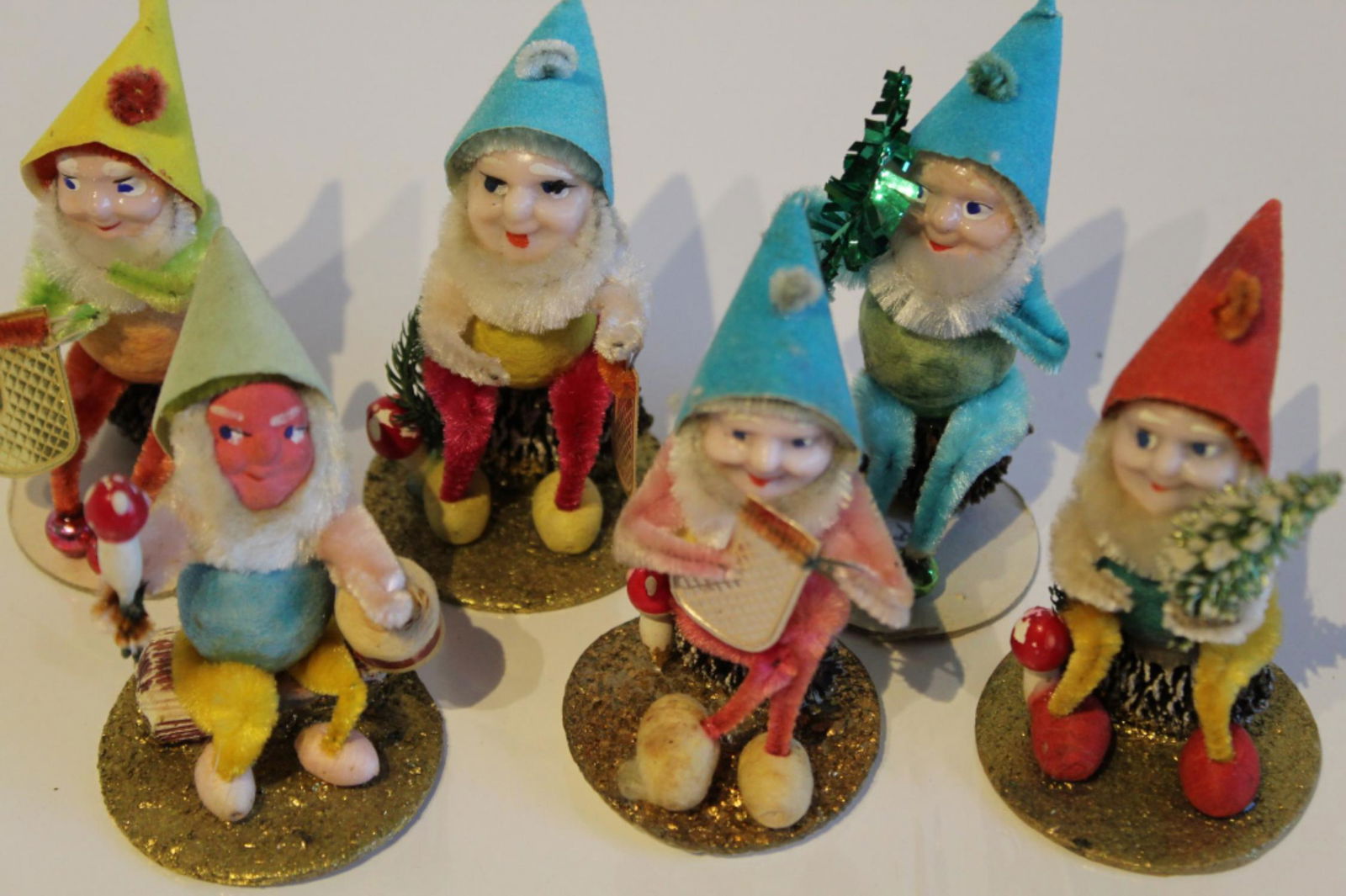 Shiny Brite Dwarf Pinecone Ornaments with Box (1 of 4)