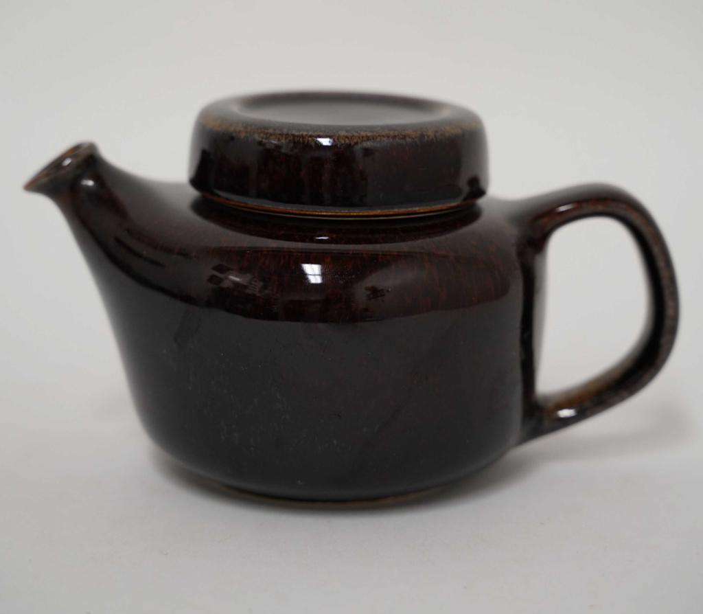 Arabia Finland Pottery Teapot: Brown glazed teapot designed by Ulla Procope. Excellent condition. 4.5" H.