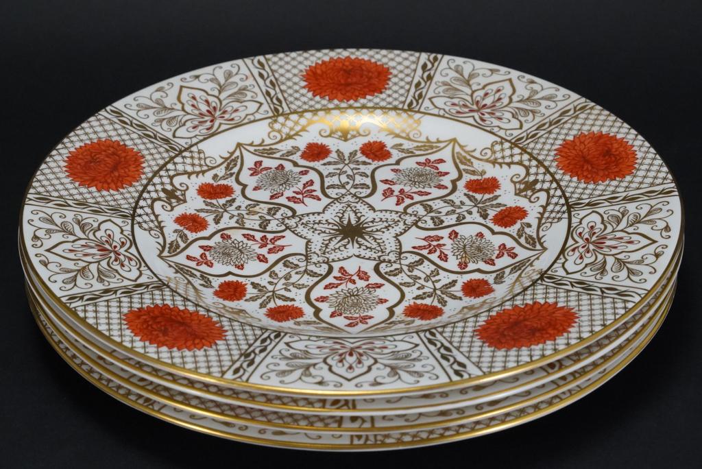 Abbeydale IMPERIAL Dinner Plates for Tiffany: Set of 4 "Imperial" pattern Imari style orange chrysanthemums on white bone china with gold gilding dinner plates. Abbeydale marks with TIFFANY & CO. NEW YORK retailer marks to bottoms. Excellent cond
