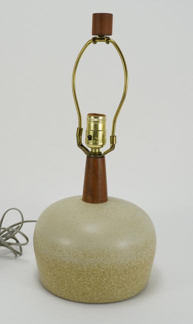 Mid Century Martz Studio Pottery & Teak Lamp: Signed Martz pottery table lamp with speckled glaze. Excellent all original condition with original teak finial. Marshall Studio Inc. label to bottom. 18" height including finial.