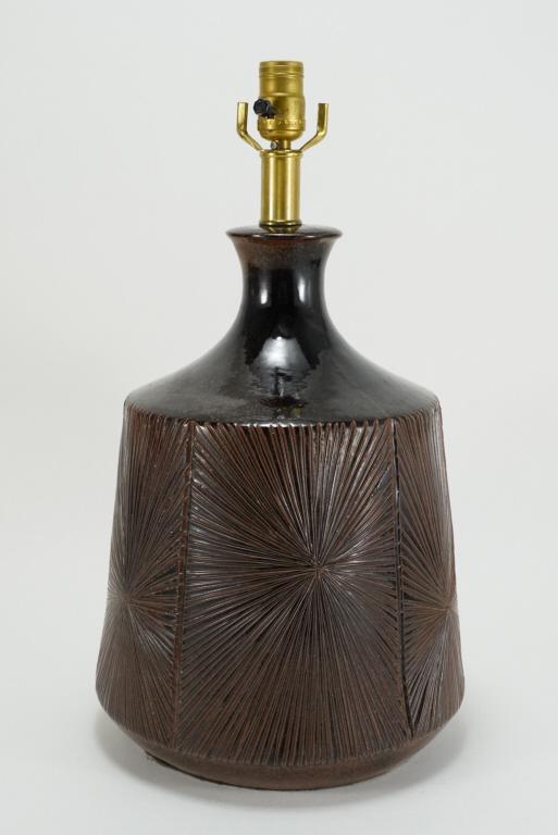 David Cressey & Robert Maxwell Table Lamp: Dark brown speckled glaze with incised starburst pattern. Excellent original condition. 15.5" H (excluding socket fittings) x 11.5" dia. approx.