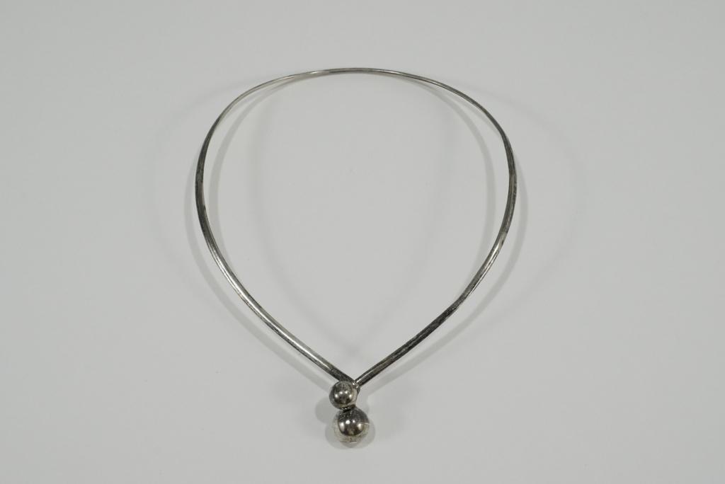 Mexico Sterling Modernist Necklace: Handmade choker style necklace with front double ball clip. Marked STERLING 925. Excellent condition. 24 grams approx. 6 1/2" x 5" W approx.