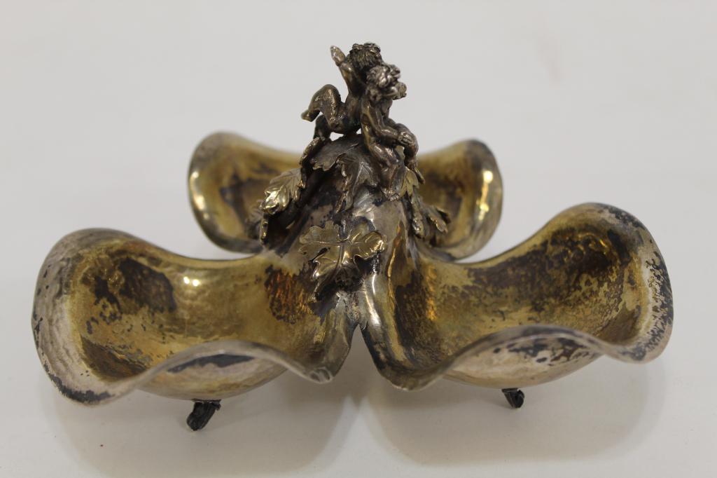 Italian Sterling Cherub Bowl by Morini Maria: Three hand hammered flower petal form bowls with figual sitting cherub and leaf design center finial / handle. Fabbrica Posateria Argento E Banco Metalli Preziosi Di Morini Maria, Bologna. Stamped 925