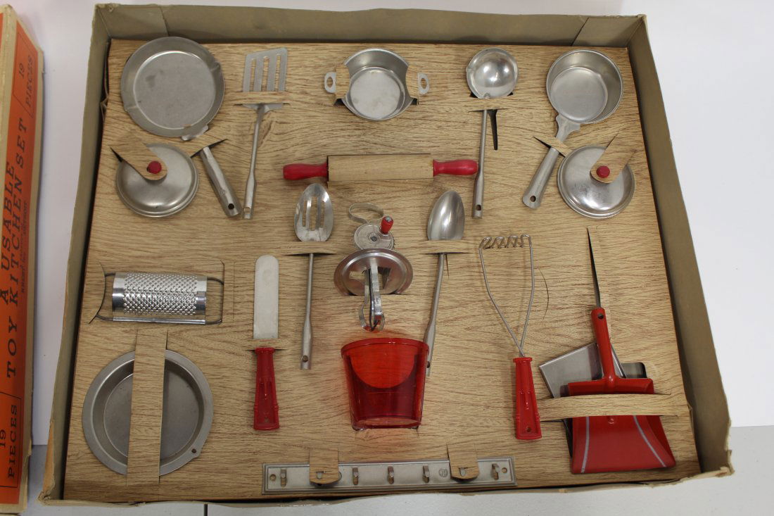 Actually Usable Toy Kitchen Set (1 of 4)