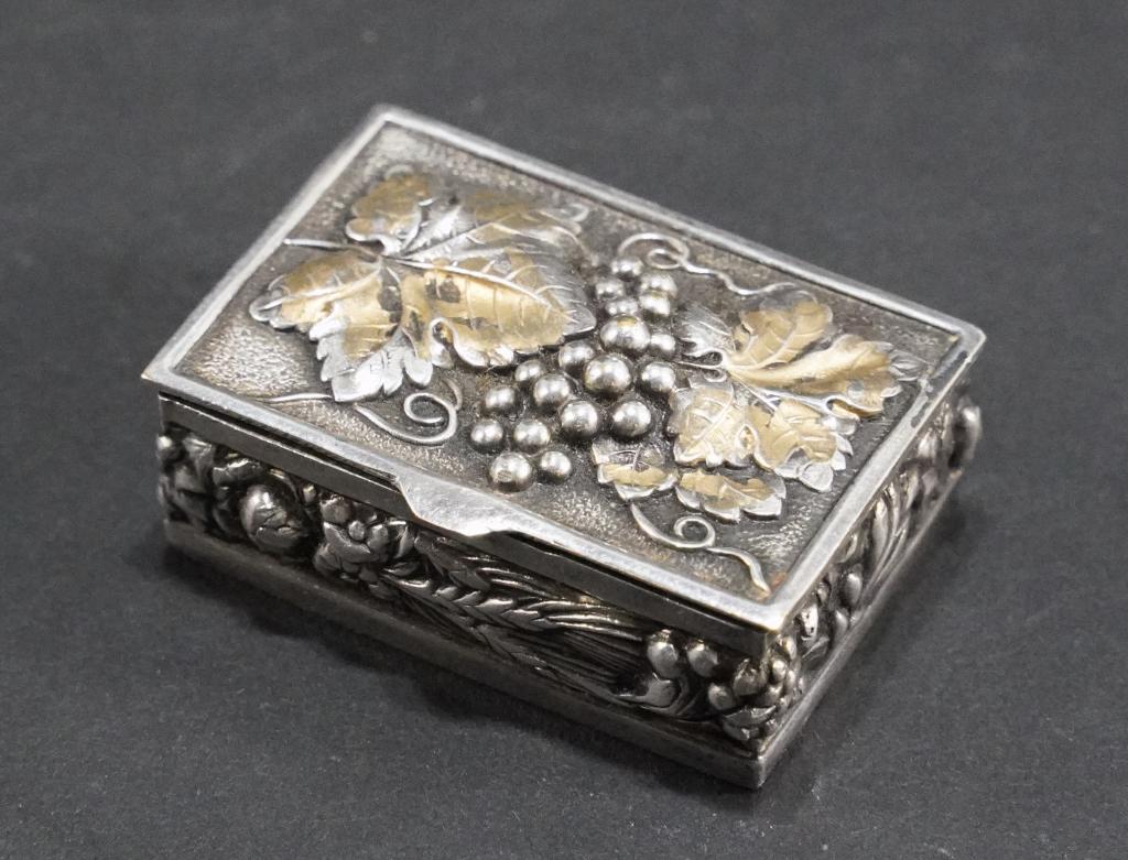 Antique Silver Grape Design Pill Box (1 of 4)