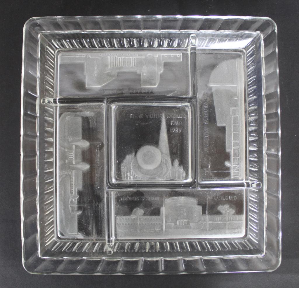 1939 New York Worlds Fair Frosted Glass Dish (1 of 6)