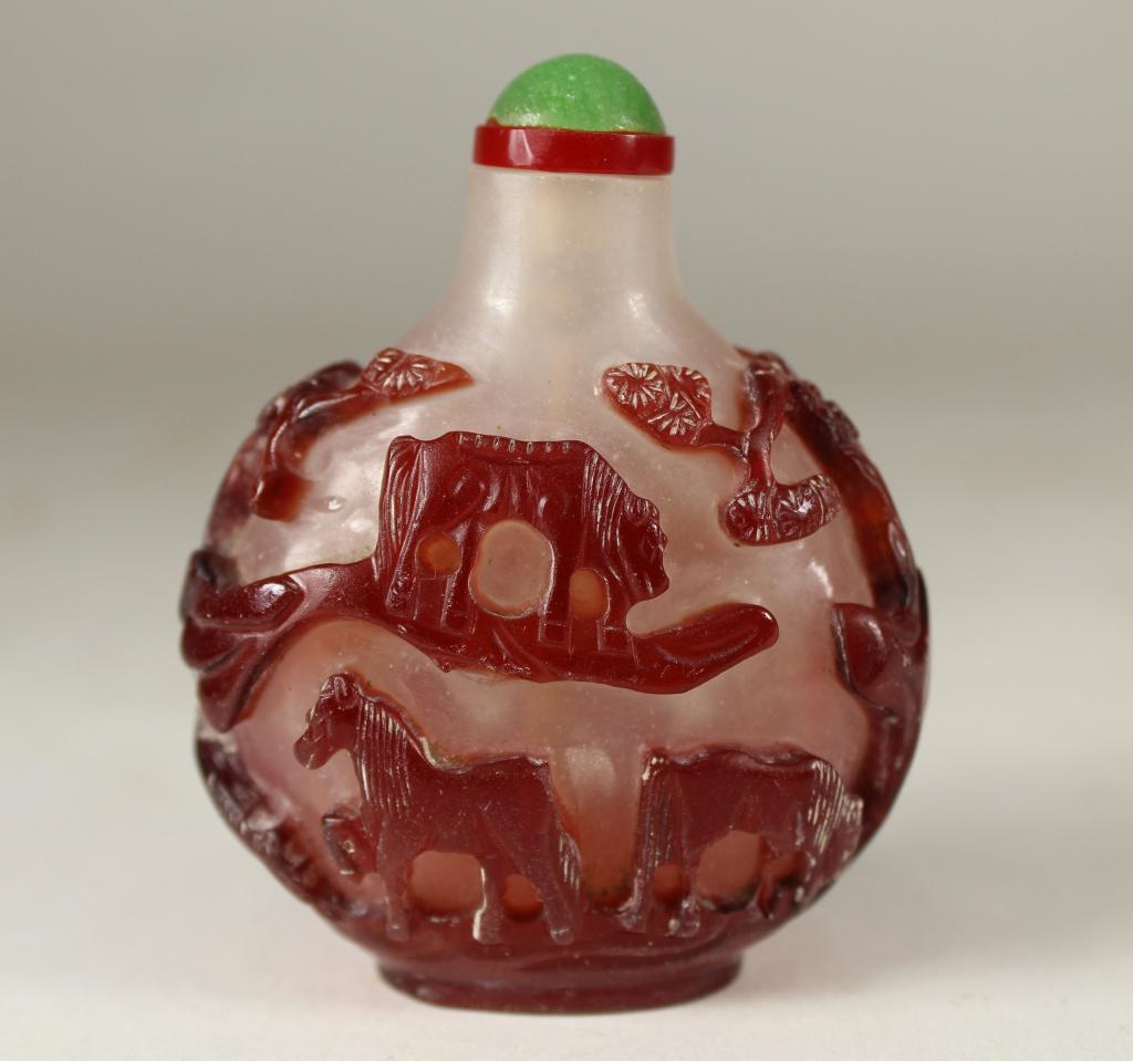 Chinese Red Overlay Glass Snuff Bottle (1 of 6)