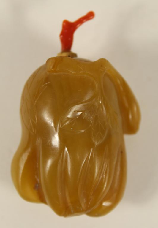 Chinese Carved Agate Snuff Bottle (1 of 6)