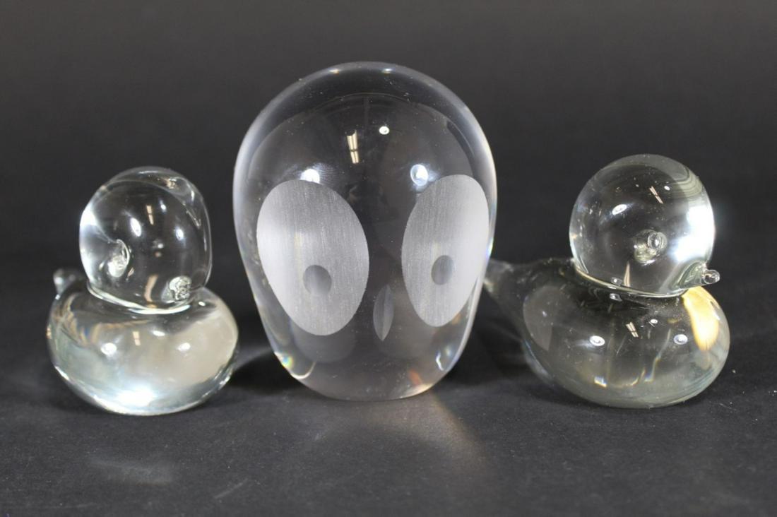 Mid Century Scandinavian Glass Birds & Owl: (1) Pair Reijmyre Sweden Glass Birds with original labels. 2.75" H x 4" L approx. (2) Whitefriars style owl paperweight. Minor scuff area near bottom. 3.75" H.