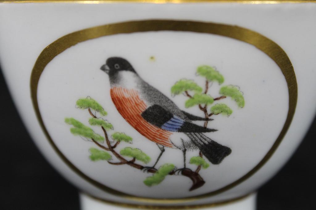 Antique Chinese Export Porcelain Cup (1 of 4)