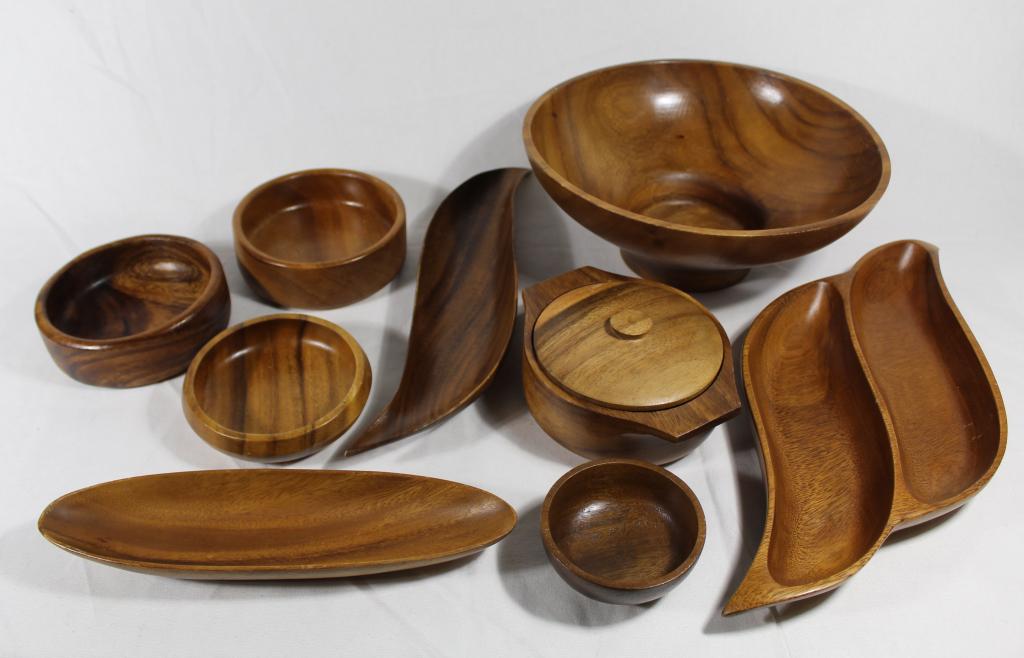 Collection Monkey Pod Wood Bowls (1 of 3)