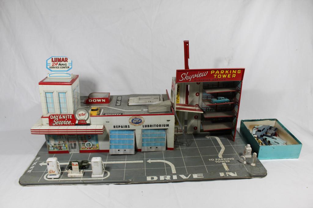 Vintage Tin Marx Toy Service Station with Elevator (1 of 6)