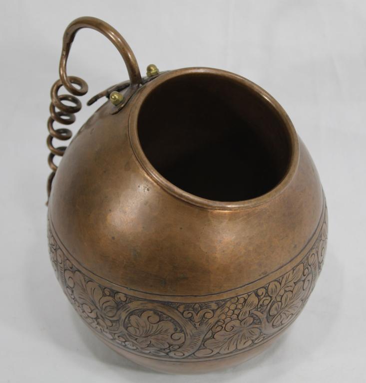 Vintage Bottega Del Rame Italy Copper Wine Cooler: Two piece hand hammered copper wine cooler / holder with grape vine design band. Marked to base. Excellent condition with good patina. 9.5" H at handle