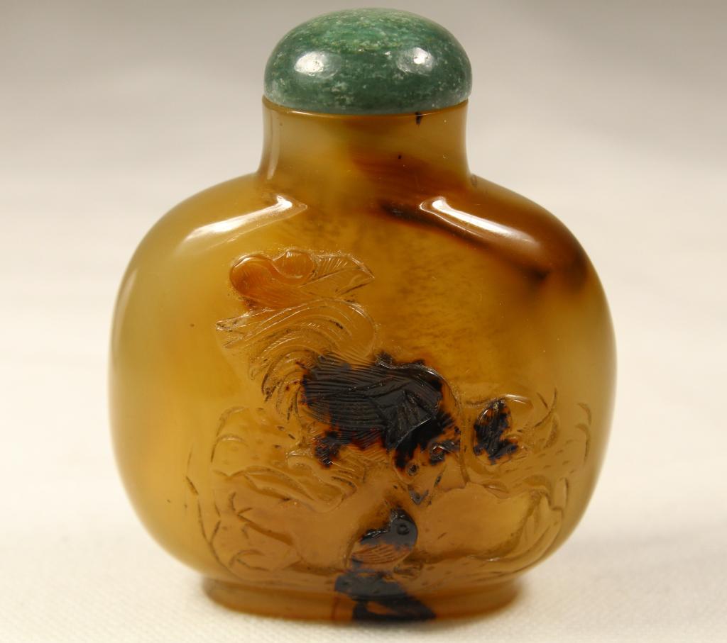 Chinese Carved Agate Stone Snuff Bottle (1 of 6)