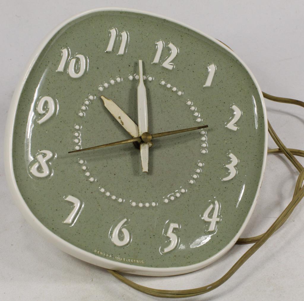 Vintage Russel Wright Ceramic Clock (1 of 6)