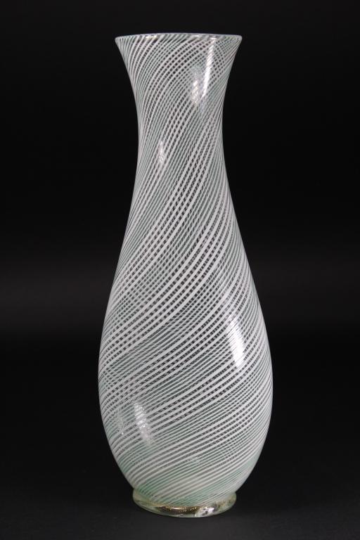 Aureliano Toso / Dino Martens Mezza Filigrana Tall Vase (1 of 8)